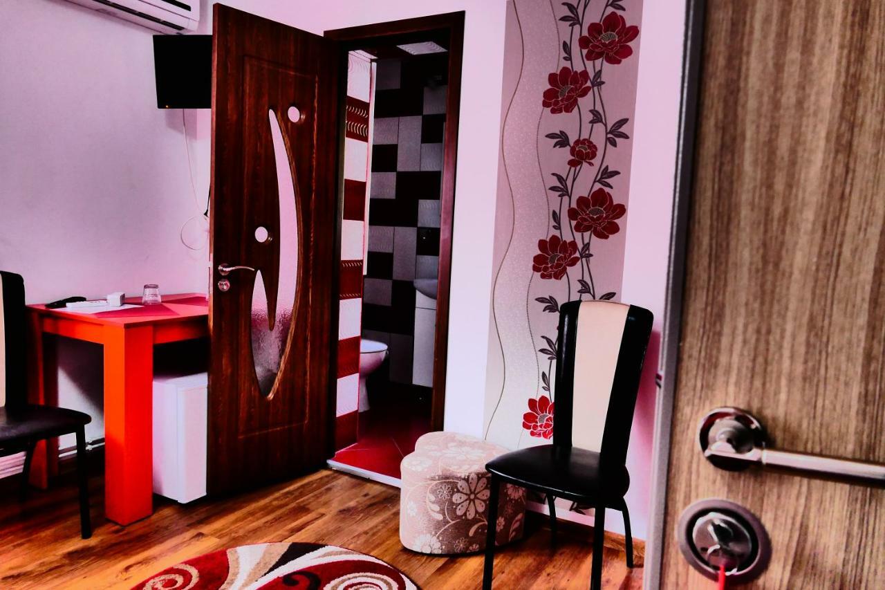 Hotel Pensiunea Roua Florilor Anina Exteriér fotografie