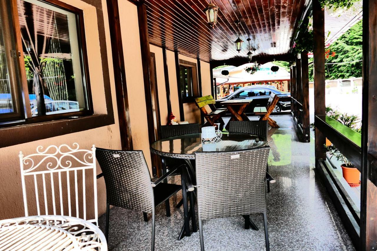 Hotel Pensiunea Roua Florilor Anina Exteriér fotografie