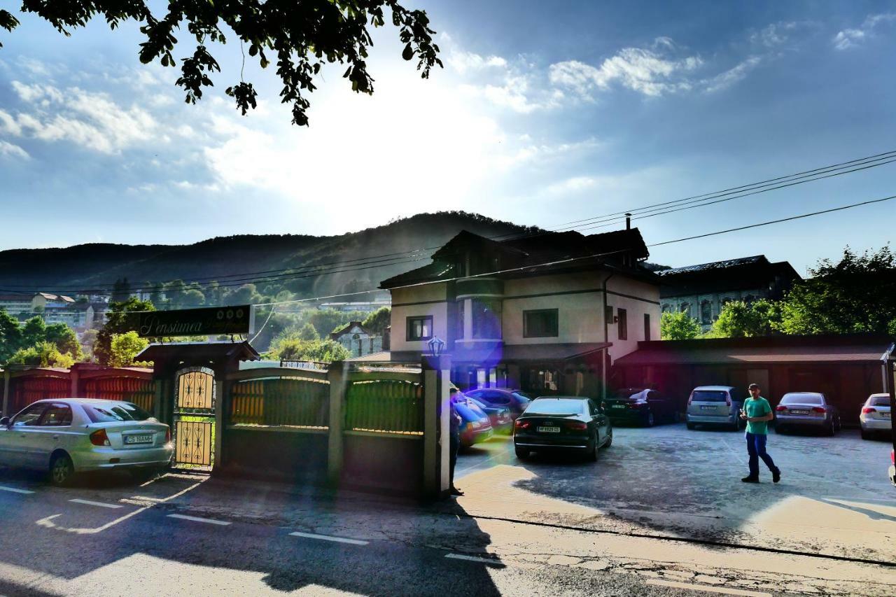 Hotel Pensiunea Roua Florilor Anina Exteriér fotografie