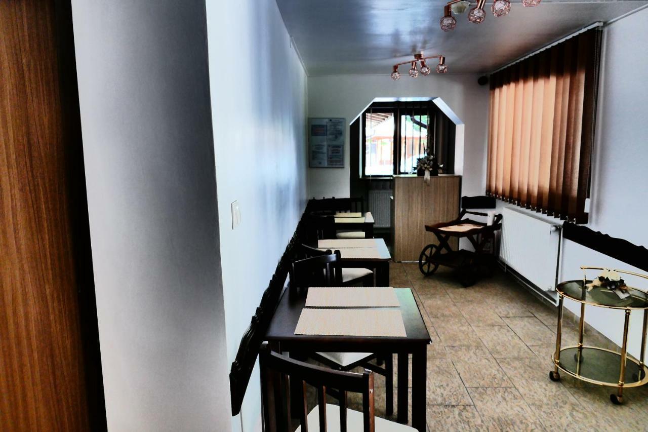 Hotel Pensiunea Roua Florilor Anina Exteriér fotografie