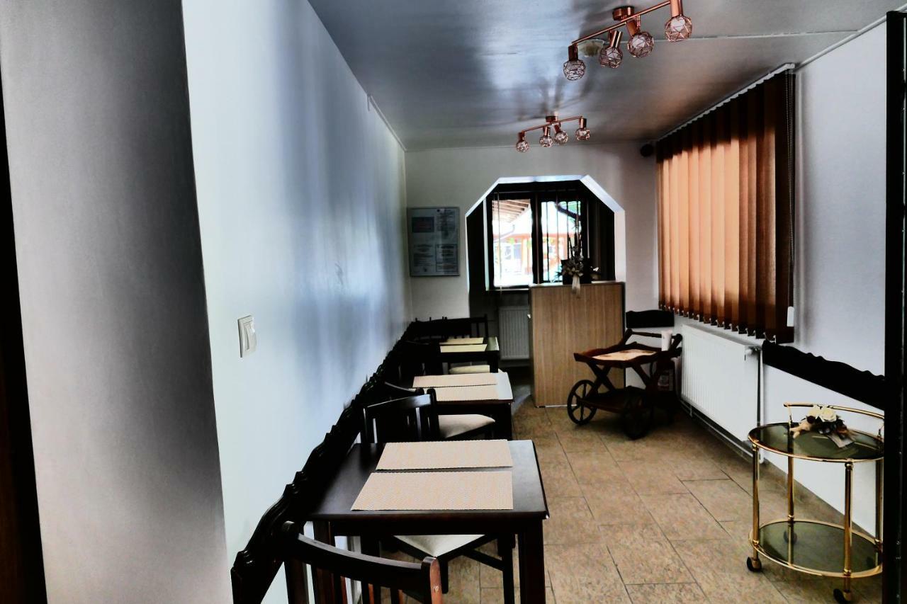Hotel Pensiunea Roua Florilor Anina Exteriér fotografie
